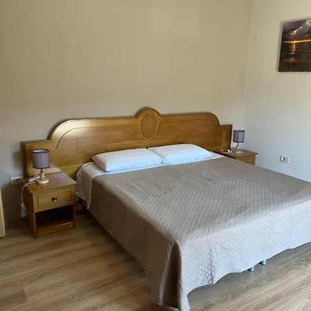 בית הארחה Doctor's Vlorë